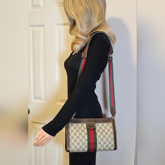 Authentic GUCCI Monogram GG Sherry Line Crossbody Bag - Picture 11 of 12